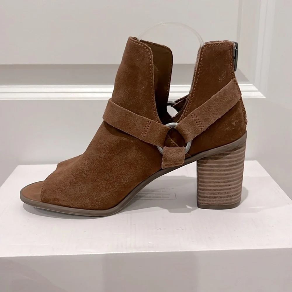 Crown Vintage suede open
